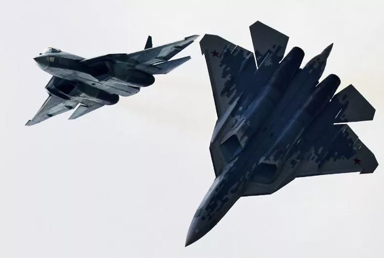 Máy bay phản lực Su-57 Felon của Nga liệu có đánh bại được F-35 và F-22 của Mỹ? - Ảnh 1.