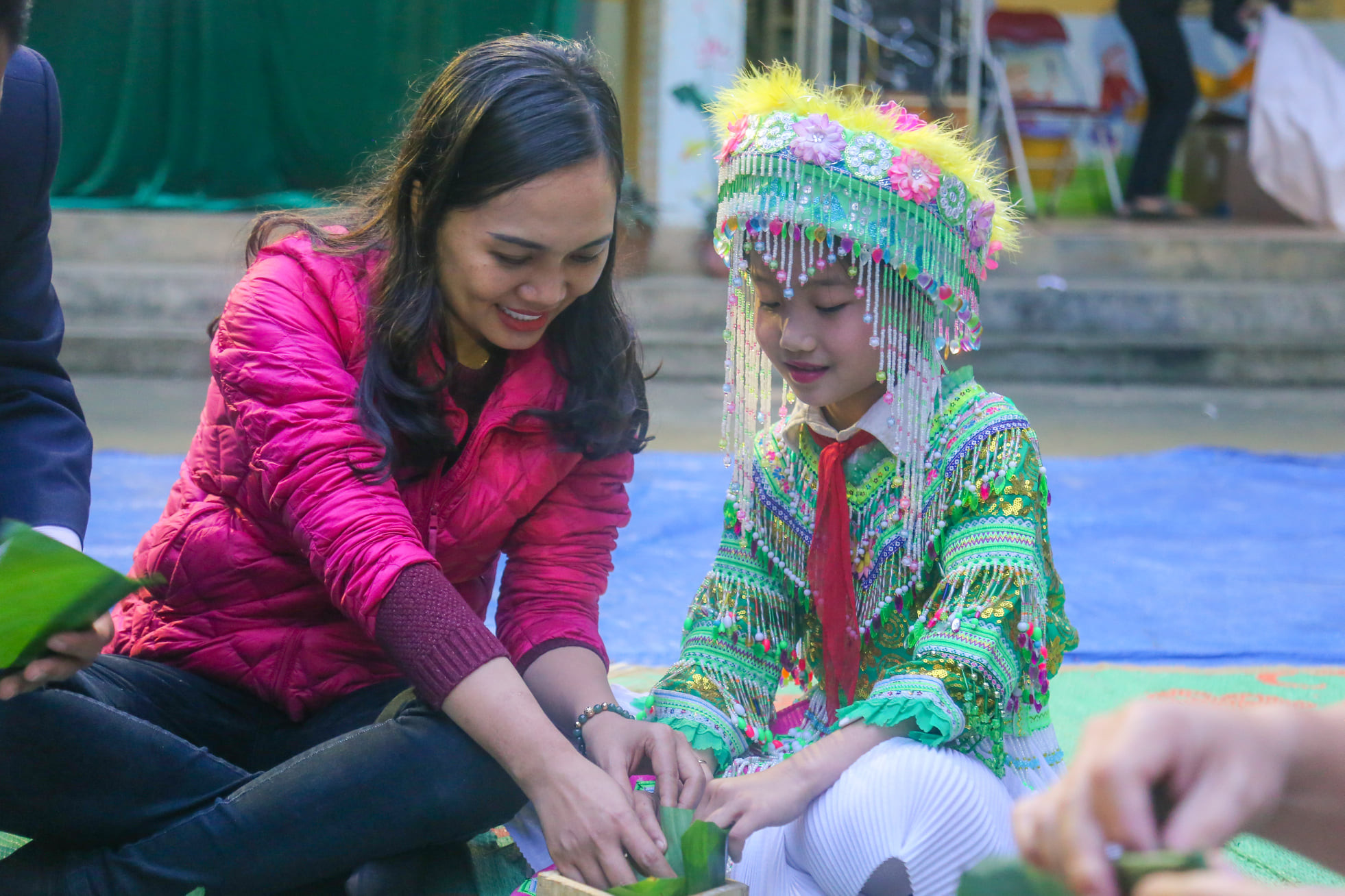 Nguyện ước mang “Bánh chưng xanh” về với học sinh, người dân nghèo  - Ảnh 4.