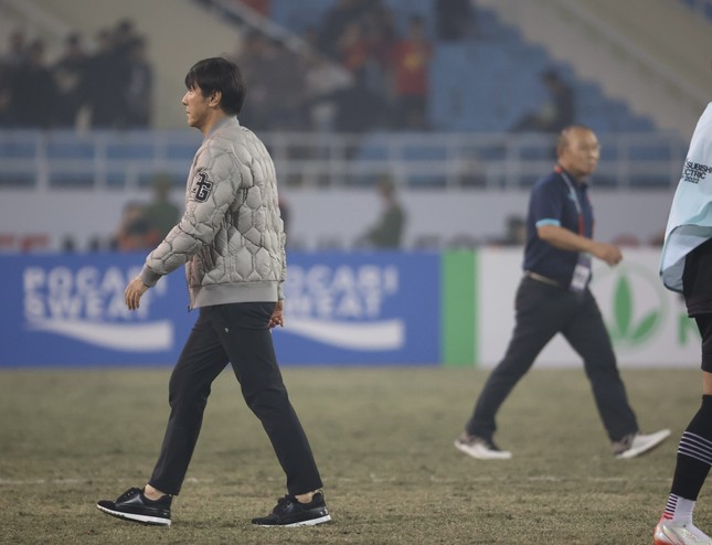 Vì AFF Cup 2022, HLV Park Hang-seo và Shin Tae-yong &quot;từ mặt&quot; nhau? - Ảnh 1.