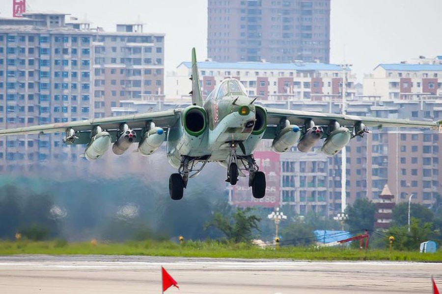 Cường kích Su-39 - Bản nâng cấp đáng gờm nhất của &quot;xe tăng bay&quot; Su-25 - Ảnh 10.