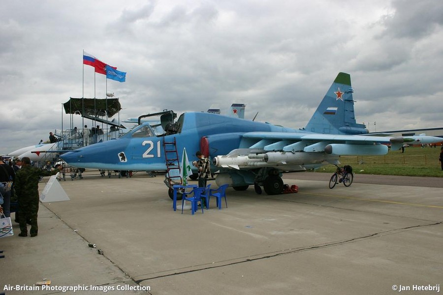 Cường kích Su-39 - Bản nâng cấp đáng gờm nhất của &quot;xe tăng bay&quot; Su-25 - Ảnh 5.