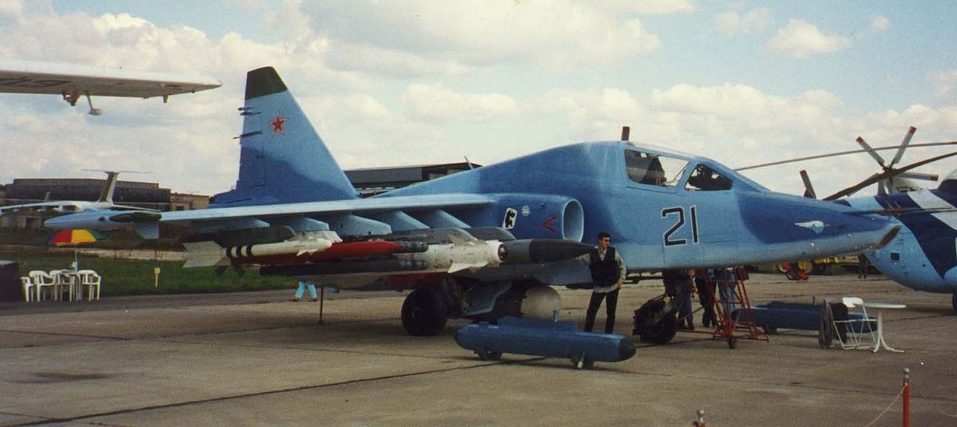 Cường kích Su-39 - Bản nâng cấp đáng gờm nhất của &quot;xe tăng bay&quot; Su-25 - Ảnh 6.