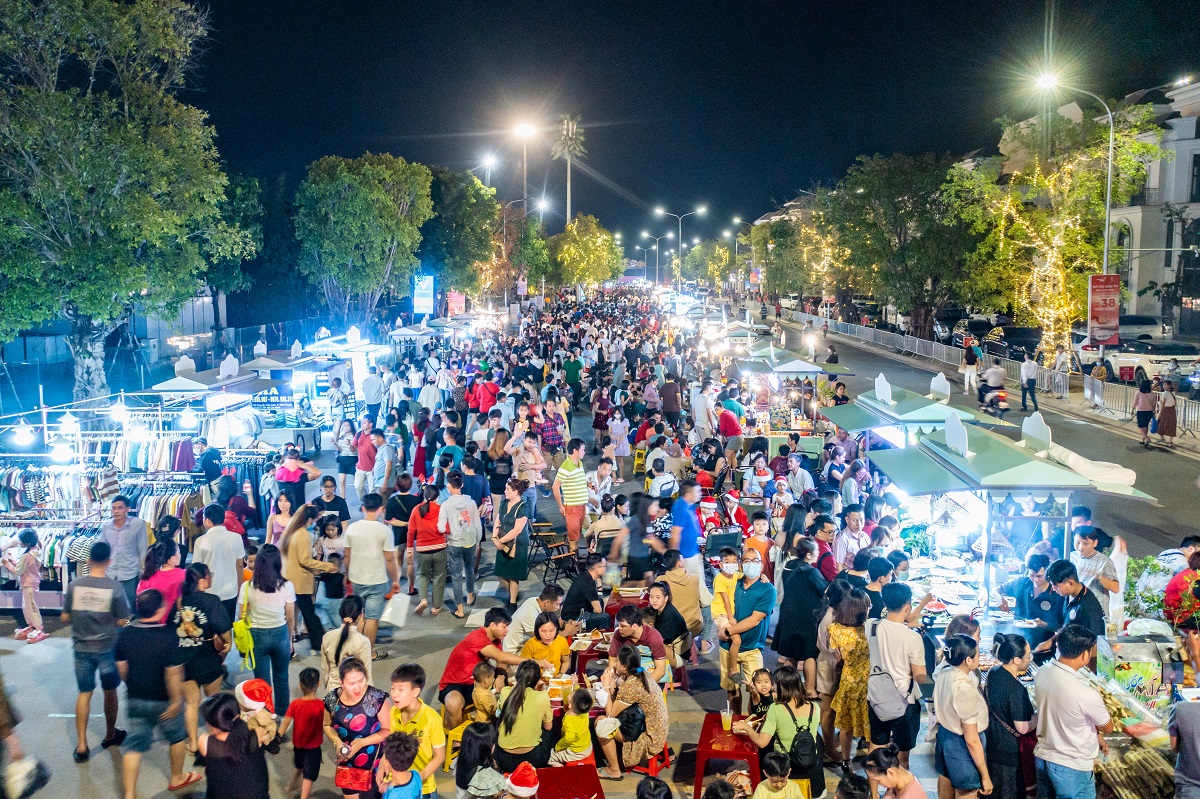 Phố đêm Grand Park thu hút trăm nghìn du khách có gì “hot”? - Ảnh 1.