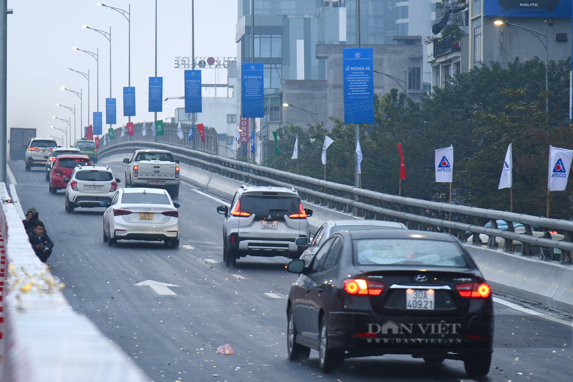 Tuyến đường vành đai trên cao gần 10.000 tỷ ở Hà Nội chính thức thông xe - Ảnh 3.