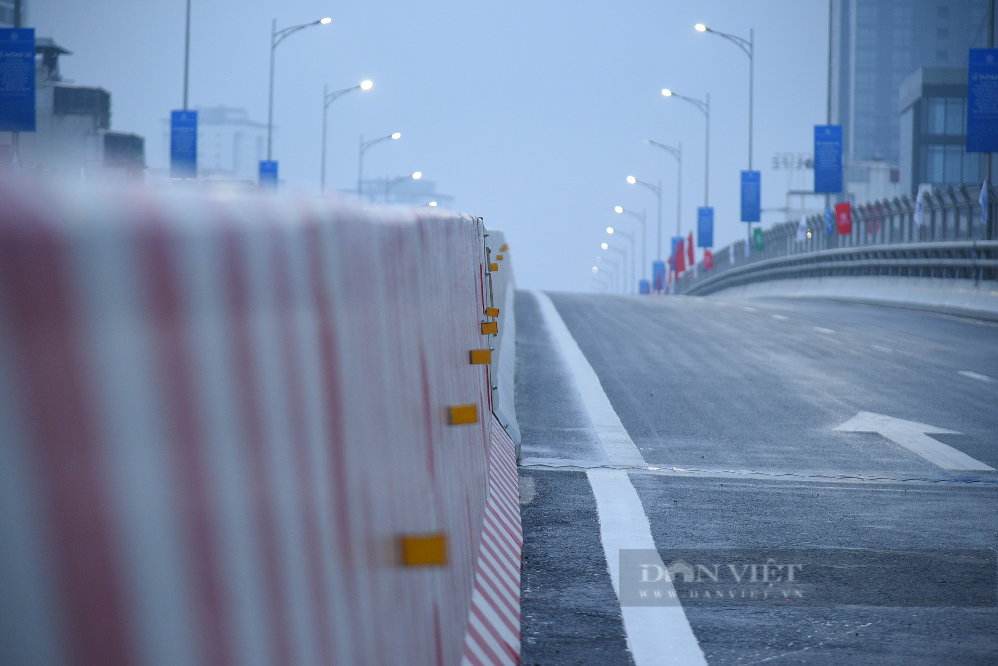 Tuyến đường vành đai trên cao gần 10.000 tỷ ở Hà Nội chính thức thông xe - Ảnh 4.