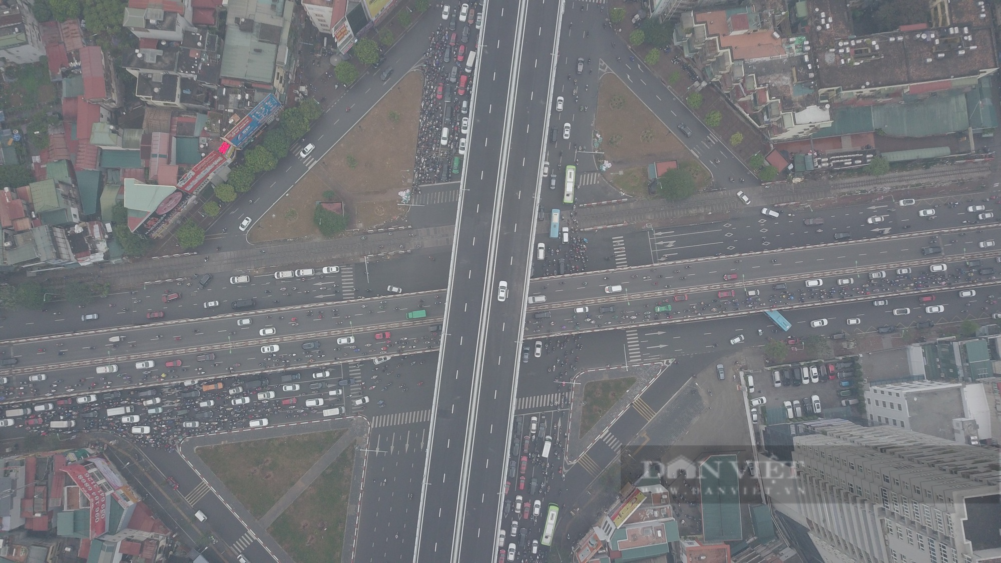 Tuyến đường vành đai trên cao gần 10.000 tỷ ở Hà Nội chính thức thông xe - Ảnh 8.