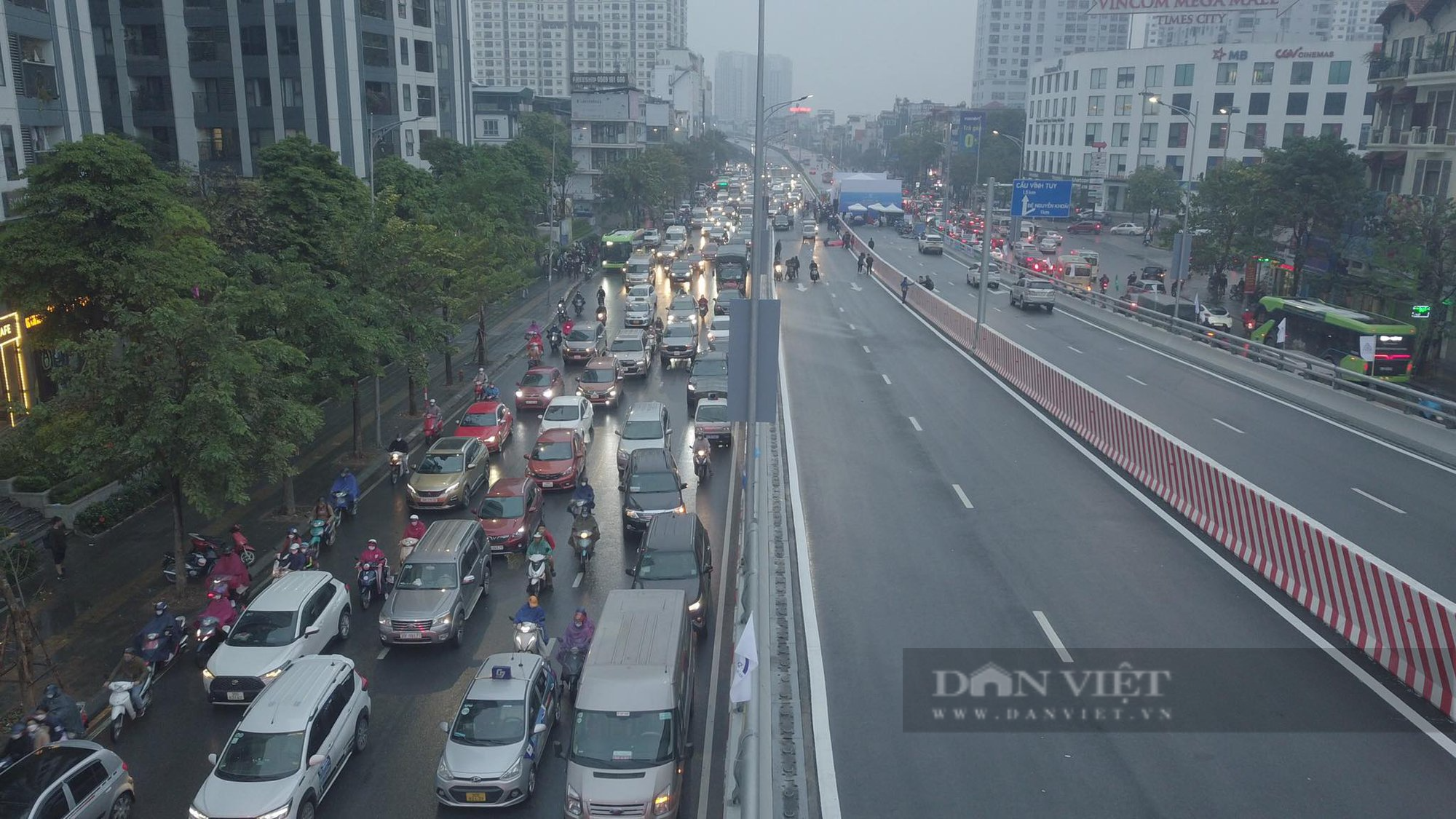 Tuyến đường vành đai trên cao gần 10.000 tỷ ở Hà Nội chính thức thông xe - Ảnh 10.