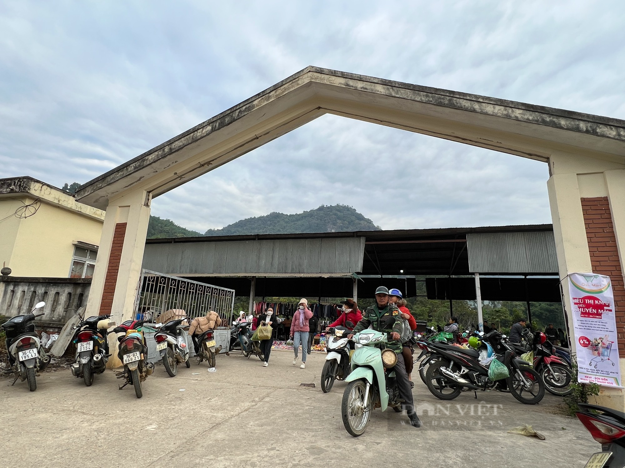 Chợ phiên Na Mèo: Điểm giao thương của người dân Việt – Lào tại Thanh Hoá - Ảnh 1.