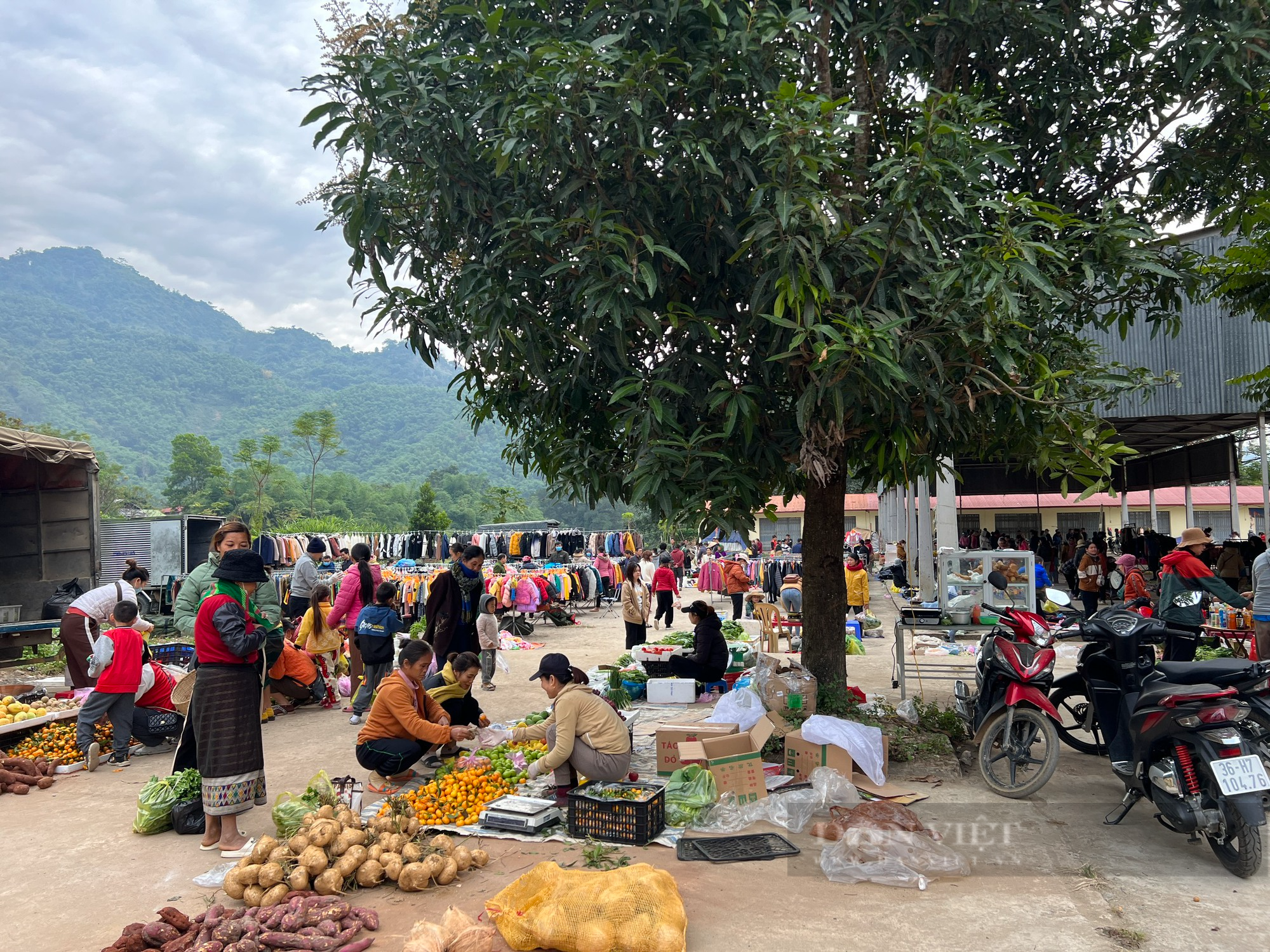 Chợ phiên Na Mèo: Điểm giao thương của người dân Việt – Lào tại Thanh Hoá - Ảnh 23.