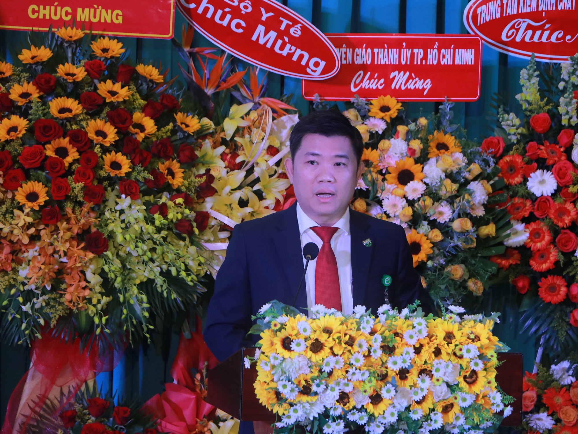 Trường ĐHYK Phạm Ngọc Thạch nhận khen thưởng kép cấp Nhà nước - Ảnh 1.