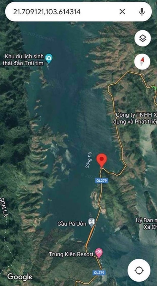 Sơn La: Ô tô lao xuống sông Đà, 1 người đàn ông tử vong - Ảnh 2. Sơn La: Ô tô lao xuống sông Đà, 1 người đàn ông tử vong - Ảnh 2.