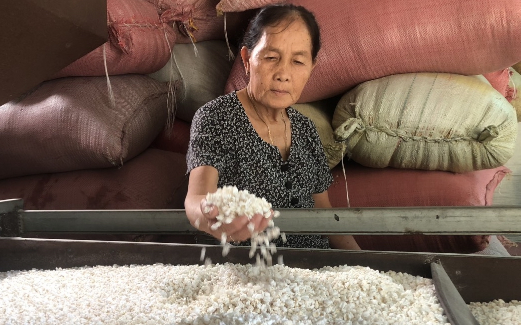 Bình Thuận: Trăm năm thổi lửa làm ra sản vật ngon cúng ông bà tổ tiên