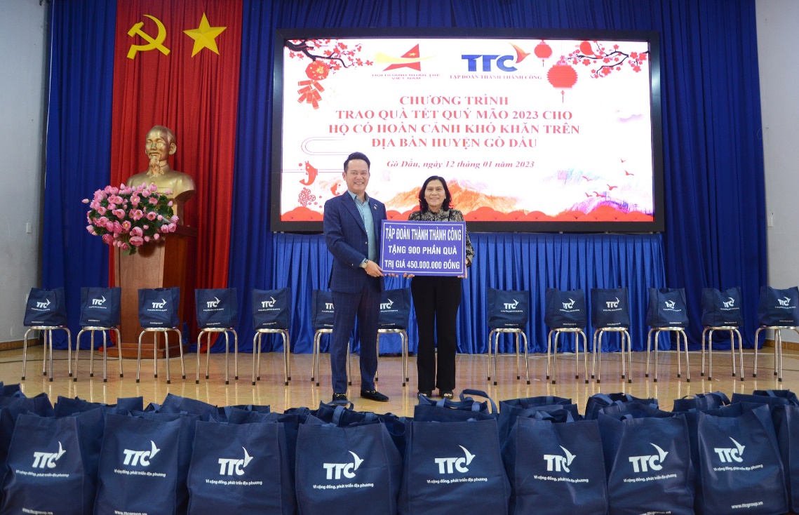 Tập đoàn TTC tặng 900 phần quà cho bà con huyện Gò  Dầu, tỉnh Tây Ninh - Ảnh 1.