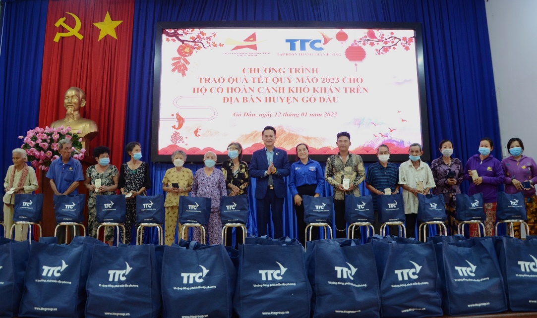 Tập đoàn TTC tặng 900 phần quà cho bà con huyện Gò  Dầu, tỉnh Tây Ninh - Ảnh 2.