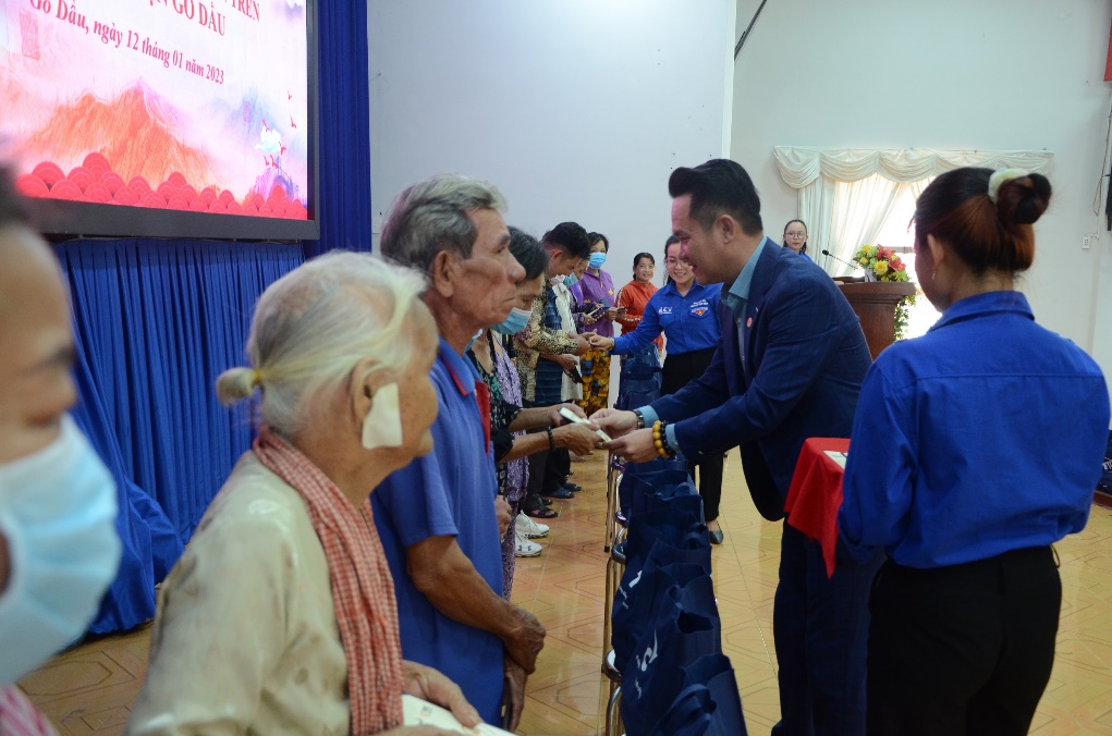 Tập đoàn TTC tặng 900 phần quà cho bà con huyện Gò  Dầu, tỉnh Tây Ninh - Ảnh 3.