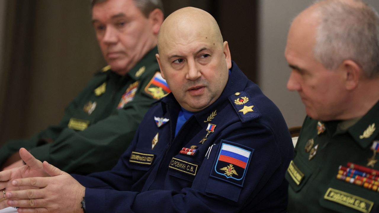 Nga bất ngờ thay Tổng Tư lệnh Surovikin ở Ukraine - Ảnh 2.