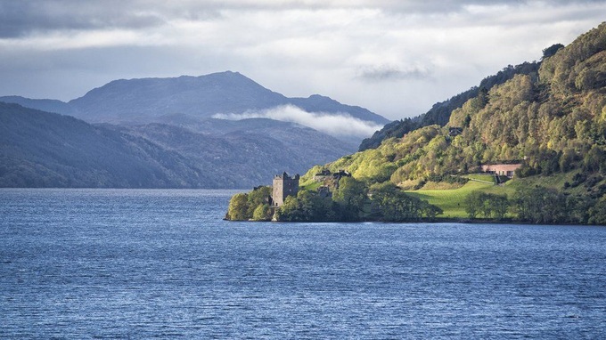 Thực hư, sinh vật kỳ lạ nghi là &quot;quái vật hồ Loch Ness&quot; bất ngờ xuất hiện ở biển - Ảnh 3.