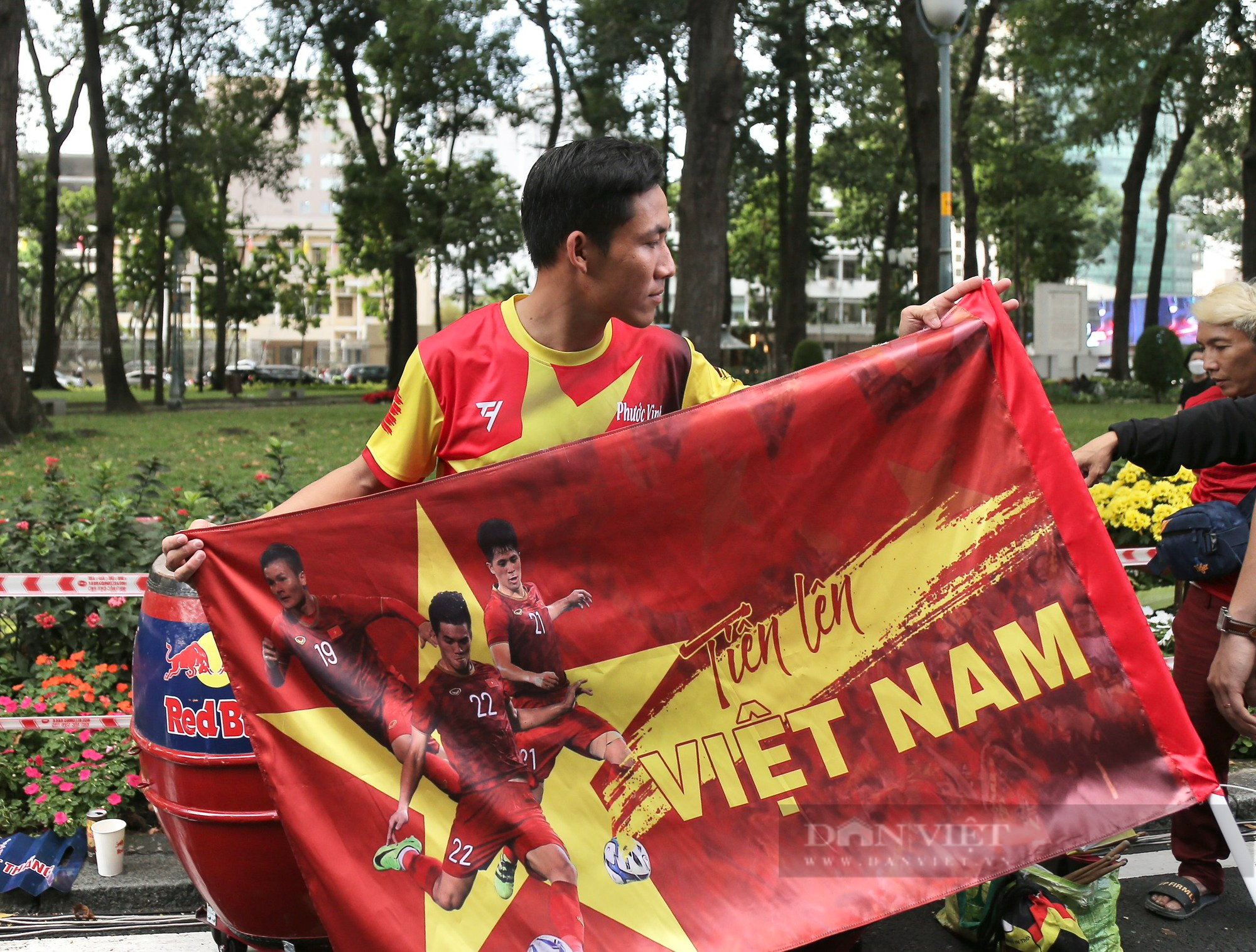 Người hâm mộ Sài thành háo hức chờ đội tuyển Việt Nam quyết đấu Thái Lan - Ảnh 12.
