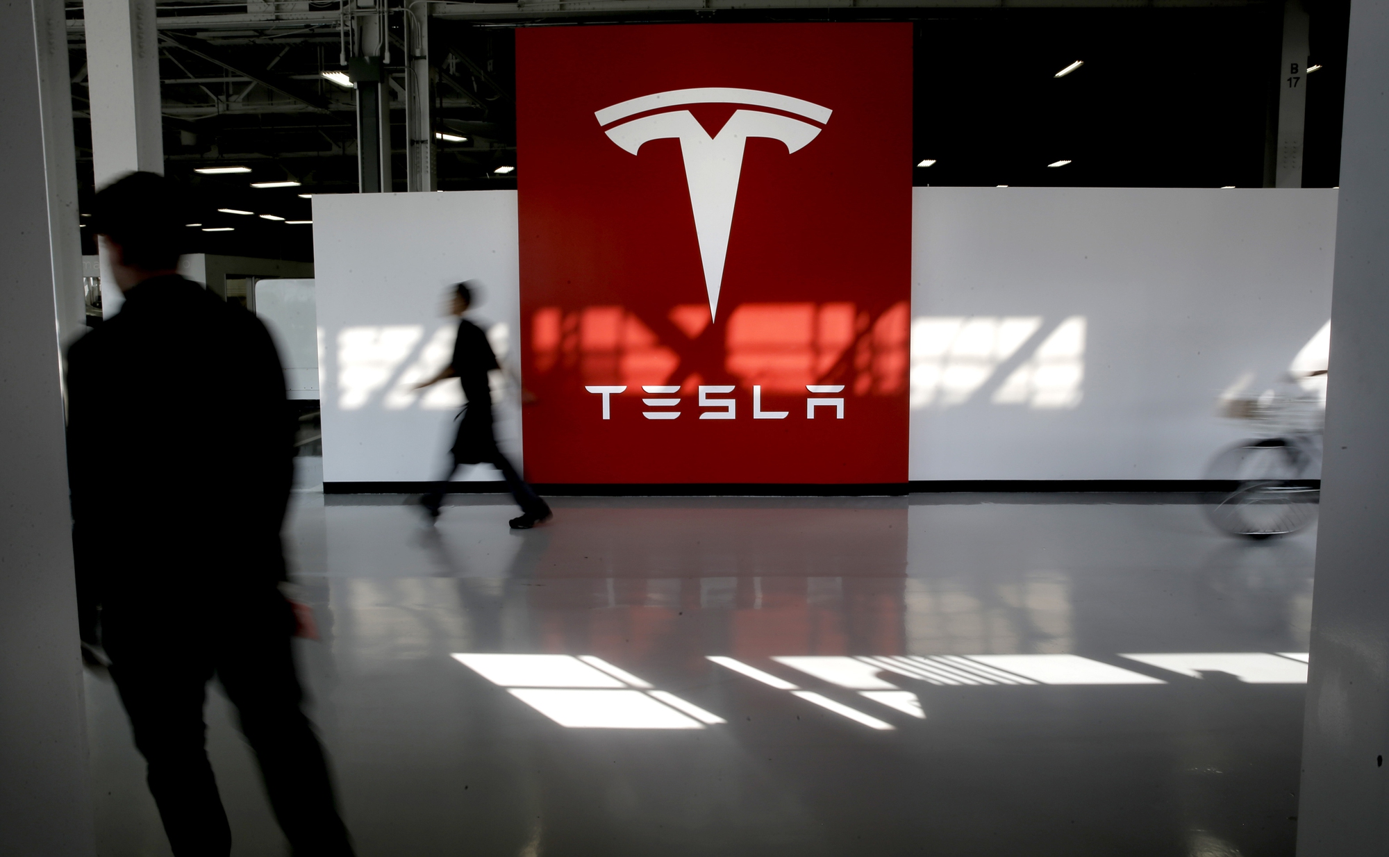Đợt giảm giá mới nhất của Tesla có thể giúp công ty gặt hái những lợi ích từ các khoản tín dụng thuế xe điện trong cả ngắn hạn và dài hạn tại Mỹ. Ảnh: @AFP.