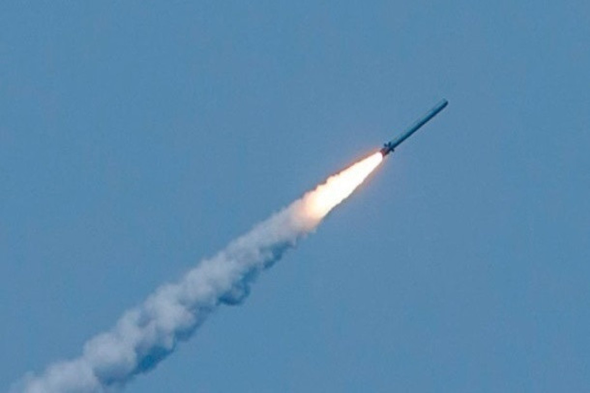 Ukraine tố Nga tấn công Kharkov bằng tên lửa S-300, nổ lớn tại Melitopol - Ảnh 1.