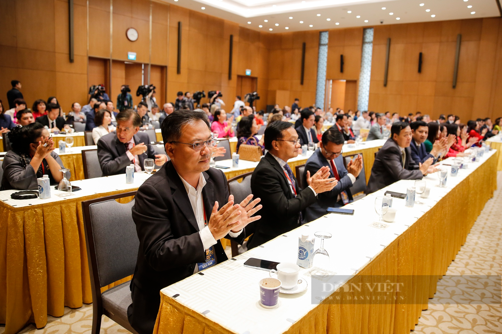 Thủ tướng Phạm Minh Chính gặp mặt kiều bào tiêu biểu dự Chương trình Xuân Quê hương 2023 - Ảnh 7.
