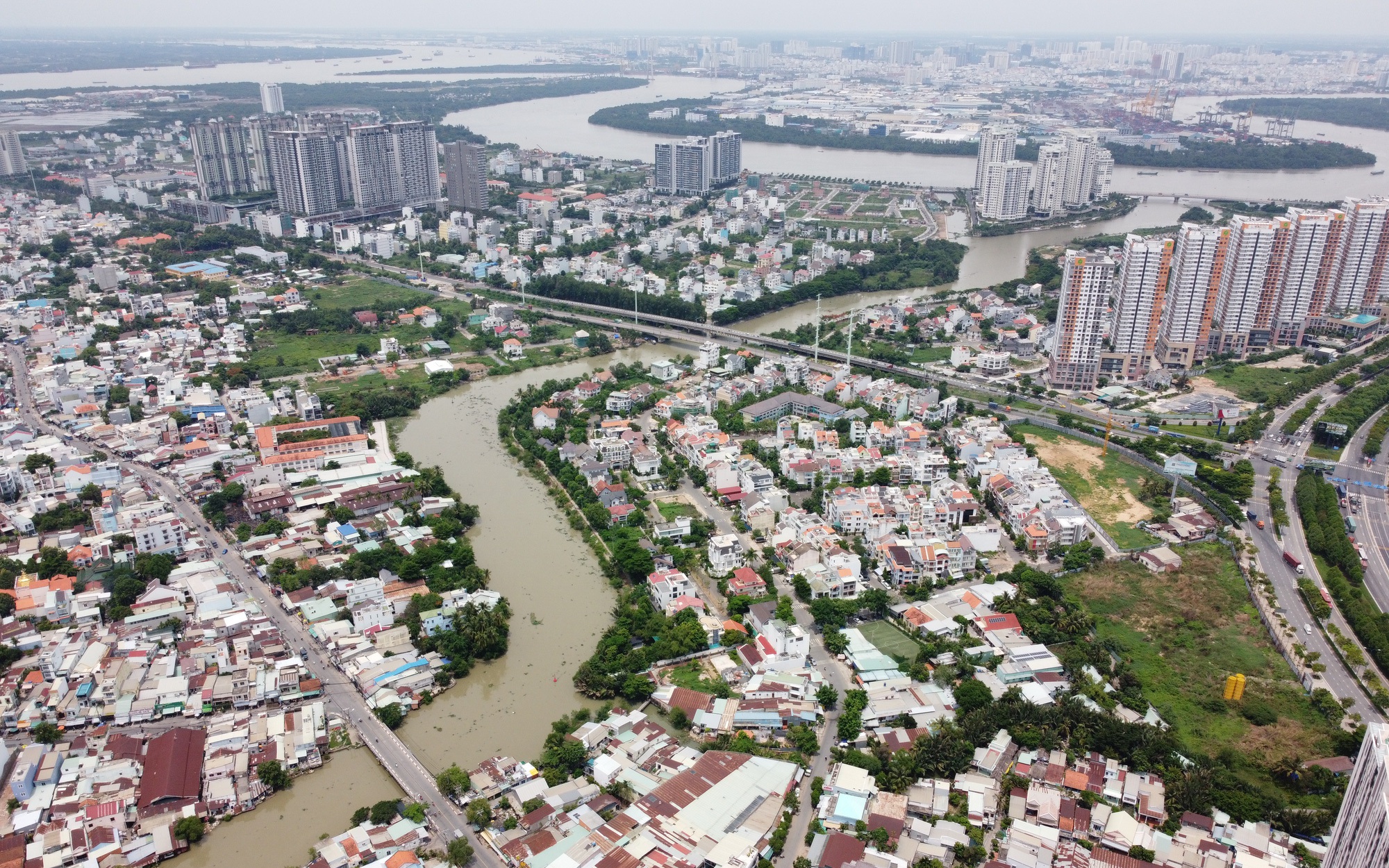 Gỡ điểm nghẽn pháp lý, thị trường bất động sản năm 2023 liệu có khởi sắc?