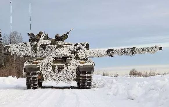 Anh gửi một tá xe tăng Challenger 2 cho Ukraine nhằm hỗ trợ Kiev phản công - Ảnh 1.