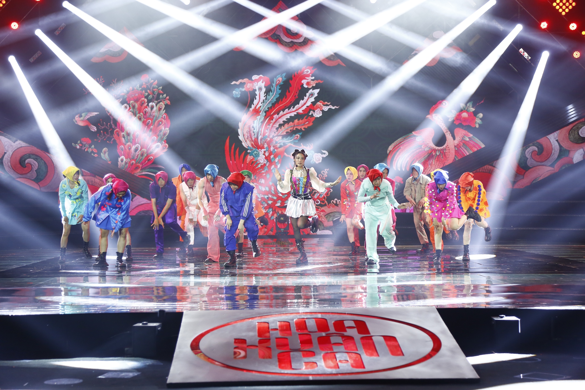 Mỹ Tâm, Tùng Dương, Đen Vâu khác lạ trong đại nhạc hội lần đầu xuất hiện trên VTV dịp Tết - Ảnh 7.
