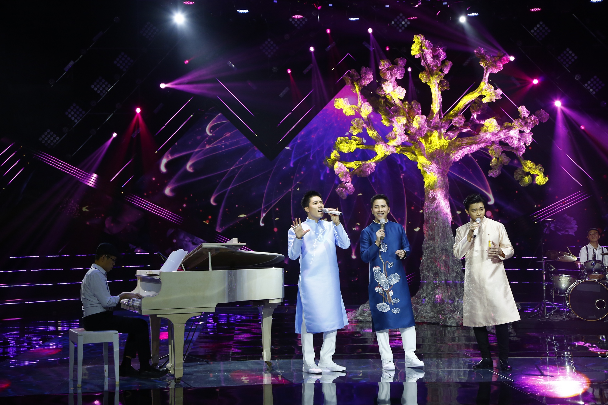 Mỹ Tâm, Tùng Dương, Đen Vâu khác lạ trong đại nhạc hội lần đầu xuất hiện trên VTV dịp Tết - Ảnh 5.