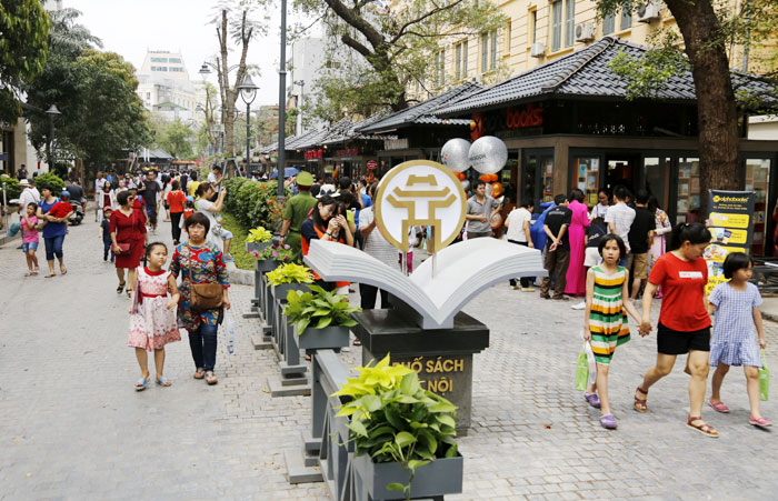 Phố sách Xuân Quý Mão 2023: Nhiều hoạt động văn hóa phục vụ người dân Thủ đô và du khách - Ảnh 1.