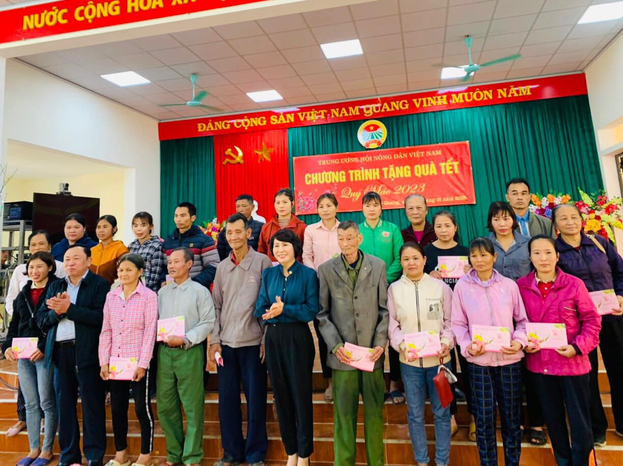 Trung ương Hội Nông dân Việt Nam thăm, tặng quà Tết cho hội viên nông dân nghèo tỉnh Tuyên Quang - Ảnh 4.