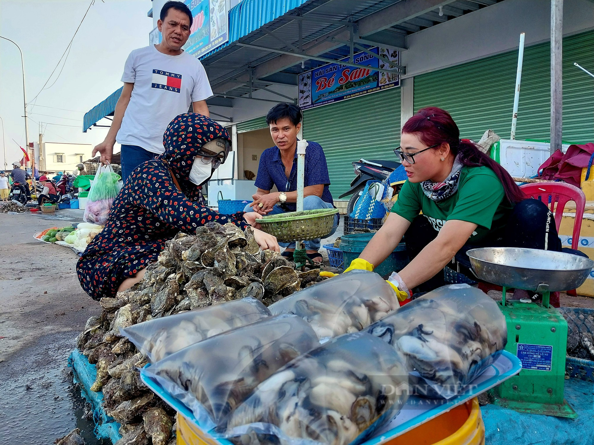 Nhộn nhịp chợ hải sản lớn nhất Ninh Thuận ngày cần Tết  - Ảnh 15.