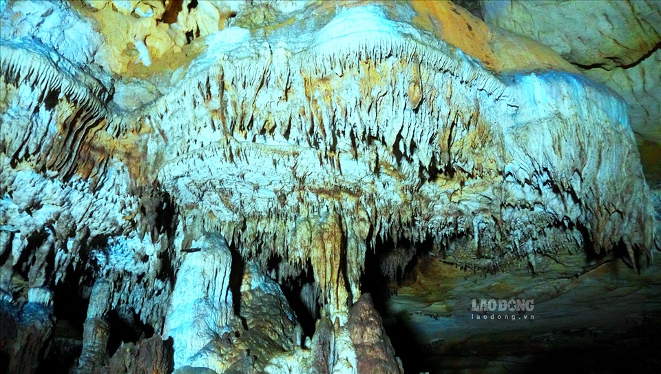 Đây là hang động đẹp ngỡ ngàng nhất ở tỉnh Thanh Hóa, ví như &quot;hang Sơn Đoòng thứ 2 của Việt Nam&quot; - Ảnh 8.