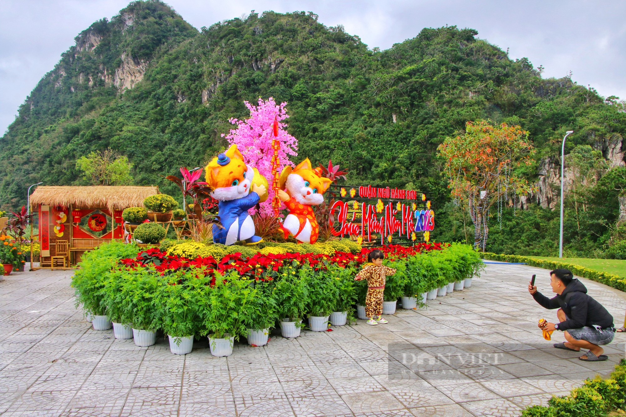 Thích thú check-in vườn hoa dưới chân núi Ngũ Hành Sơn - Ảnh 9.