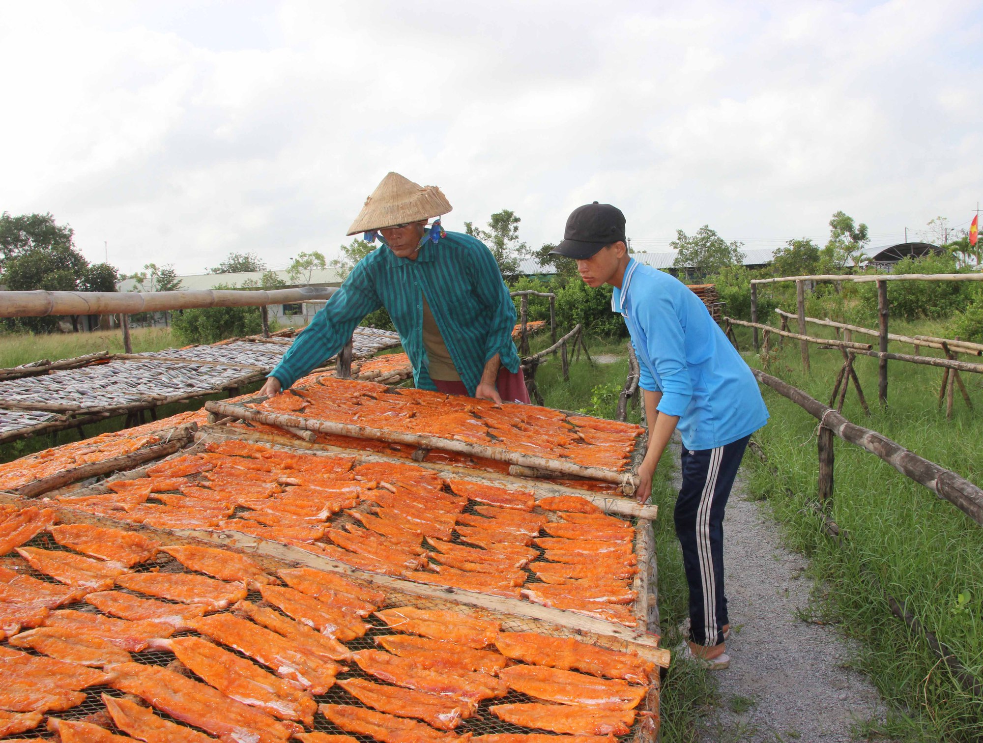 Đặc sản ở Cà Mau chạy đua để kịp phục vụ Tết - Ảnh 1.