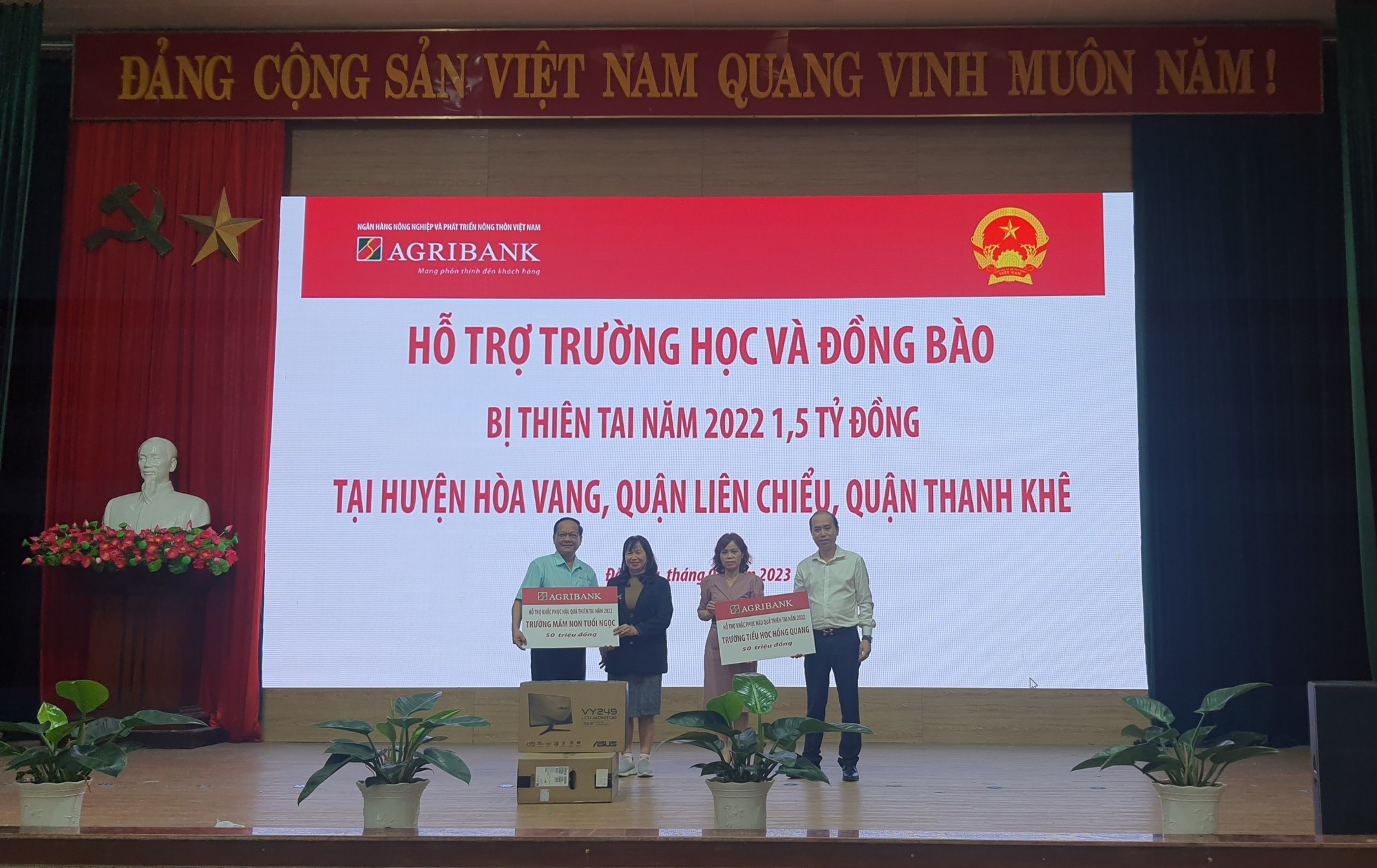 Đà Nẵng: Agribank miền Trung mang hàng nghìn suất quà yêu thương đến với người nghèo - Ảnh 6.