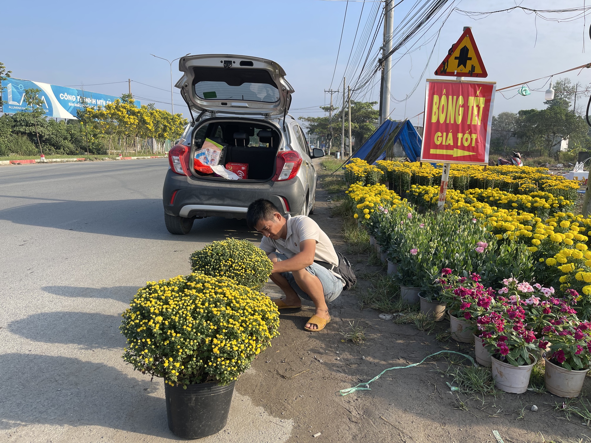 Đồng Nai: Nông dân đụng heo ăn tết vừa &quot;ngon bổ rẻ&quot;, trang trí cửa nhà khang trang - Ảnh 6.