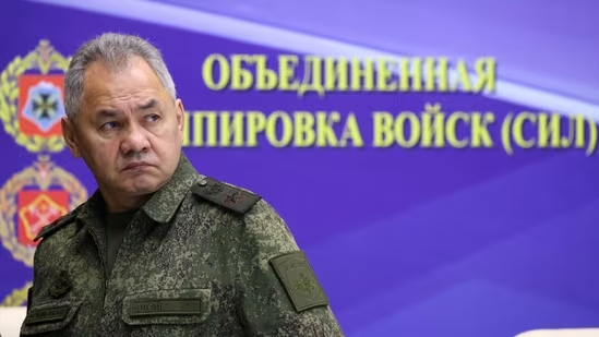 Đại tướng Shoigu bất ngờ thăm binh sĩ Nga tham chiến ở Ukraine, Kiev tuyên bố diệt 870 lính Nga trong 24 giờ - Ảnh 1.