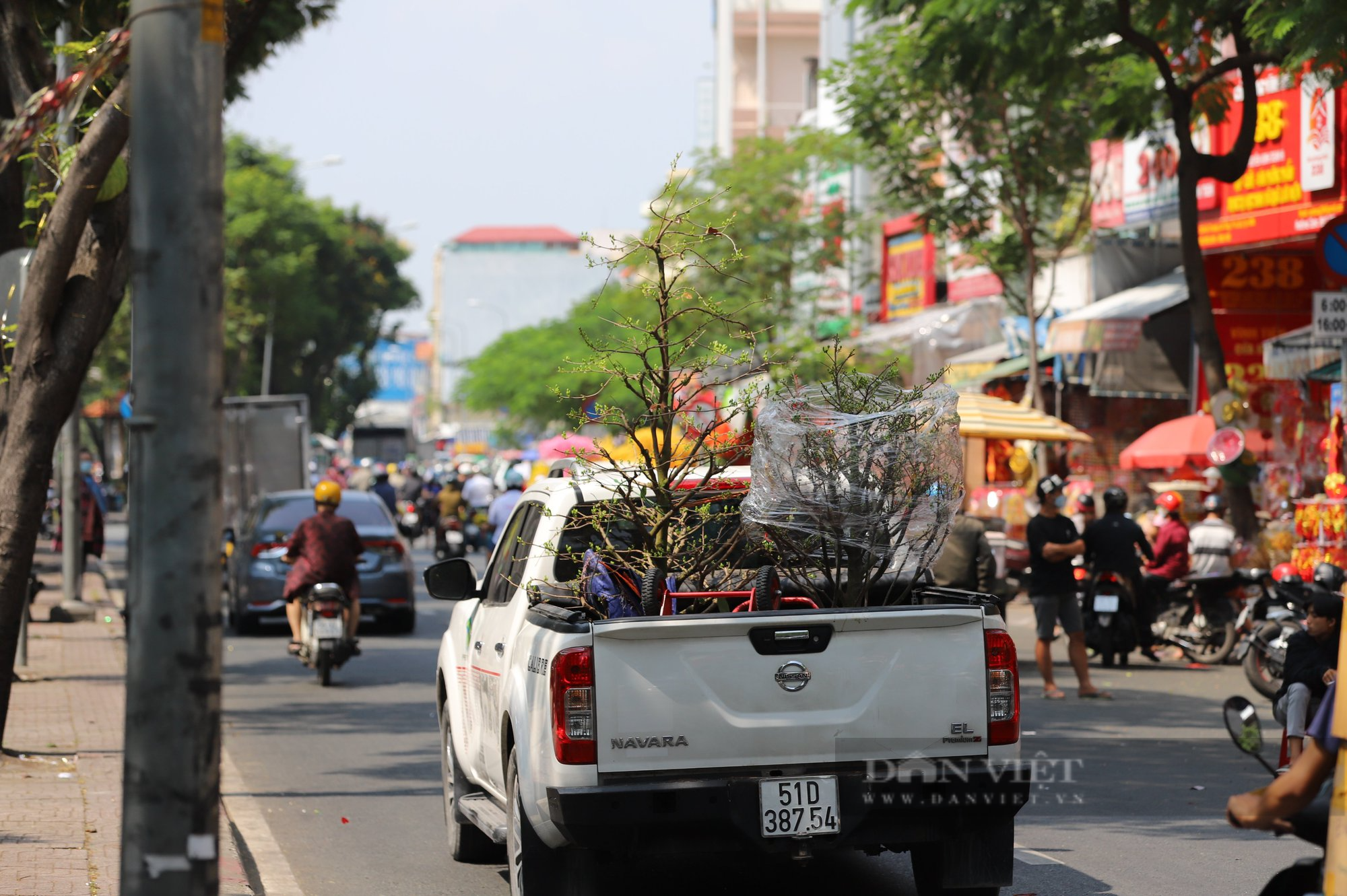 Sài Gòn rộn rã vào Xuân - Ảnh 15.
