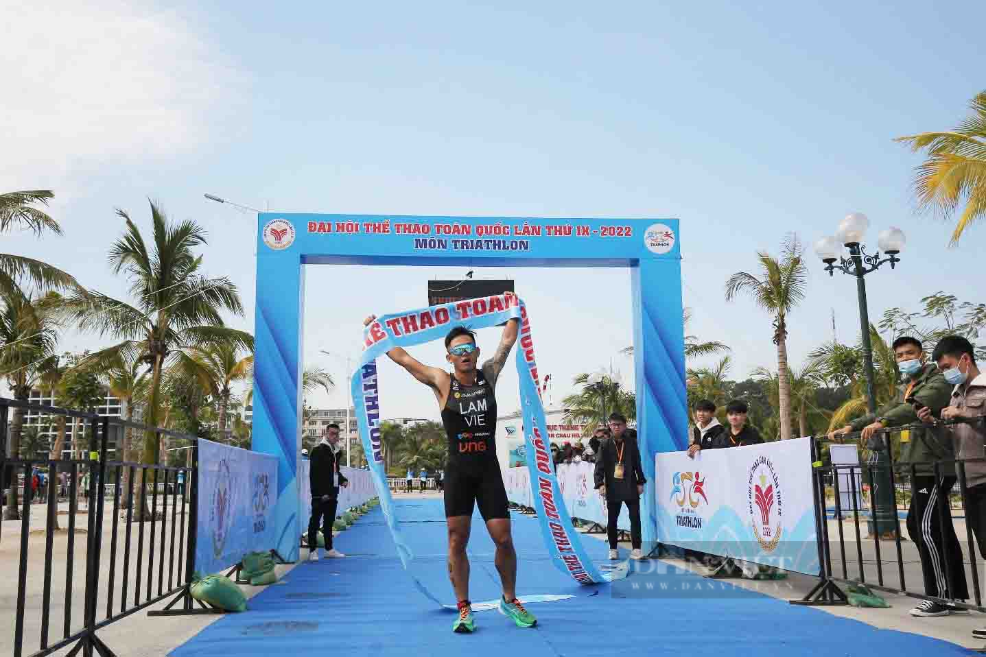 Lâm Quang Nhật: Từ nhà vô địch SEA Games bơi lội trở thành “người thép” ba môn phối hợp - Ảnh 4.