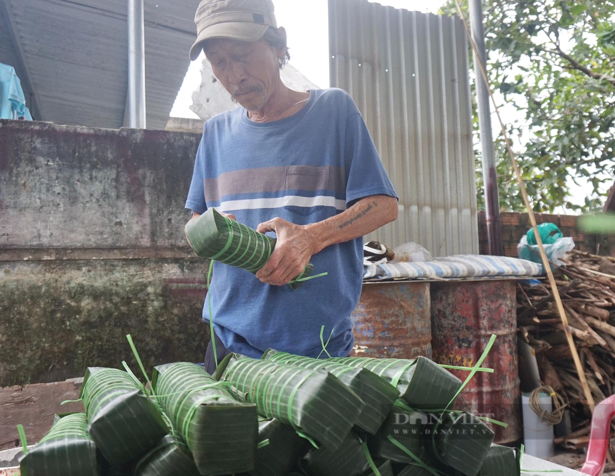 Đà Nẵng: Nuôi con ăn học thành tài nhờ nghề làm bánh truyền thống dịp Tết - Ảnh 4.