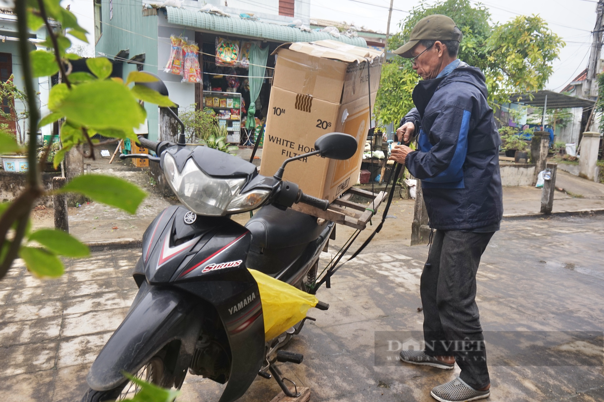 Dân làng này rủ nhau gõ lốc cốc, làm ra vật phẩm không thể thiếu trong ngày Tết của người miền Trung - Ảnh 8.