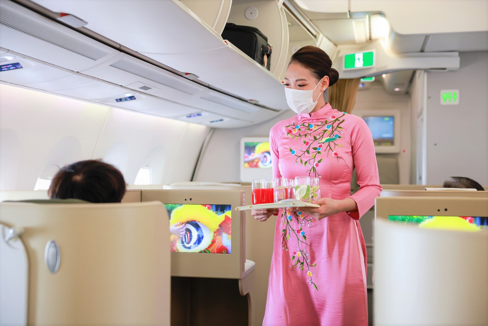 Vietnam Airlines tăng thêm 20.000 vé máy bay Tết và suất ăn trên chuyến bay - Ảnh 2. Vietnam Airlines tăng thêm 20.000 vé máy bay Tết và suất ăn trên chuyến bay - Ảnh 2.