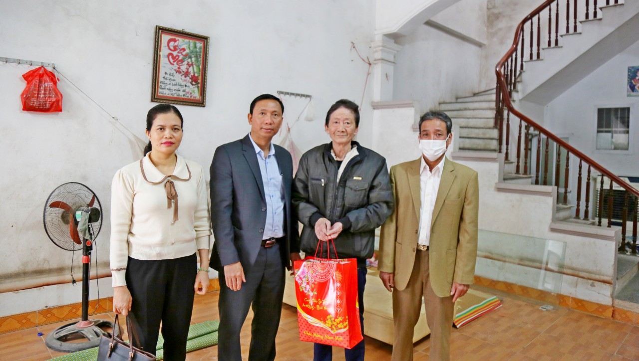 Hội Nông dân TP Hà Nội tặng hơn 4.000 suất quà Tết cho hội viên nông dân nghèo - Ảnh 6.