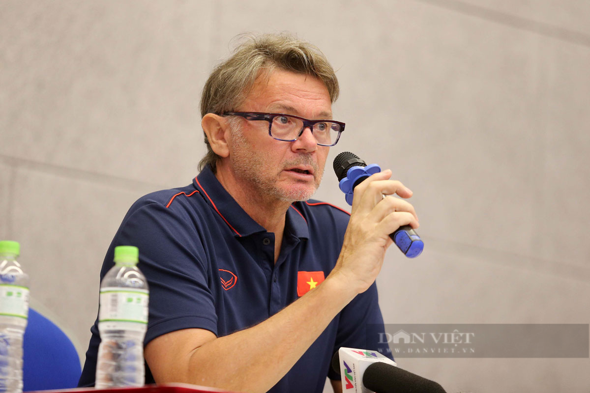 Tin tối (19/1): Dẫn dắt ĐT Việt Nam, HLV Philippe Troussier hưởng lương 46,87 tỷ đồng/năm? - Ảnh 1.