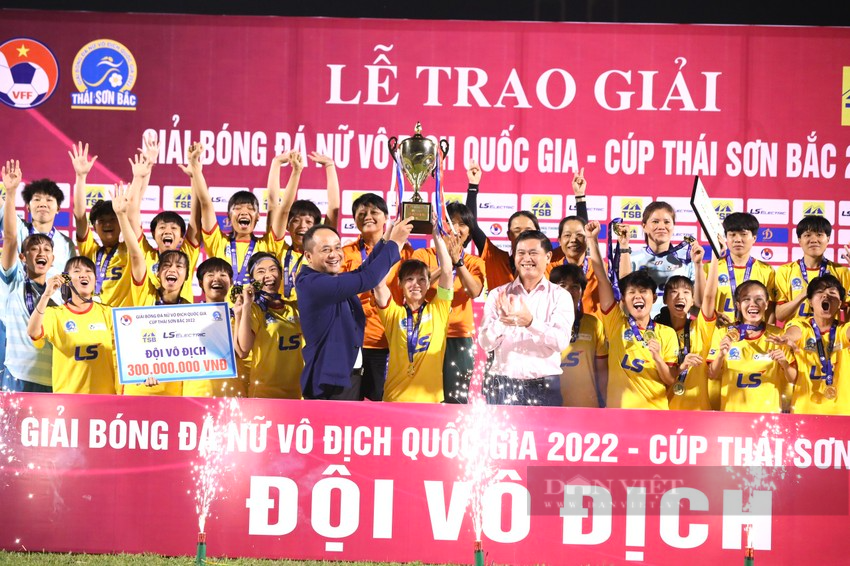 Trần Thị Thuỳ Trang và giấc mơ quả bóng vàng - Ảnh 3.