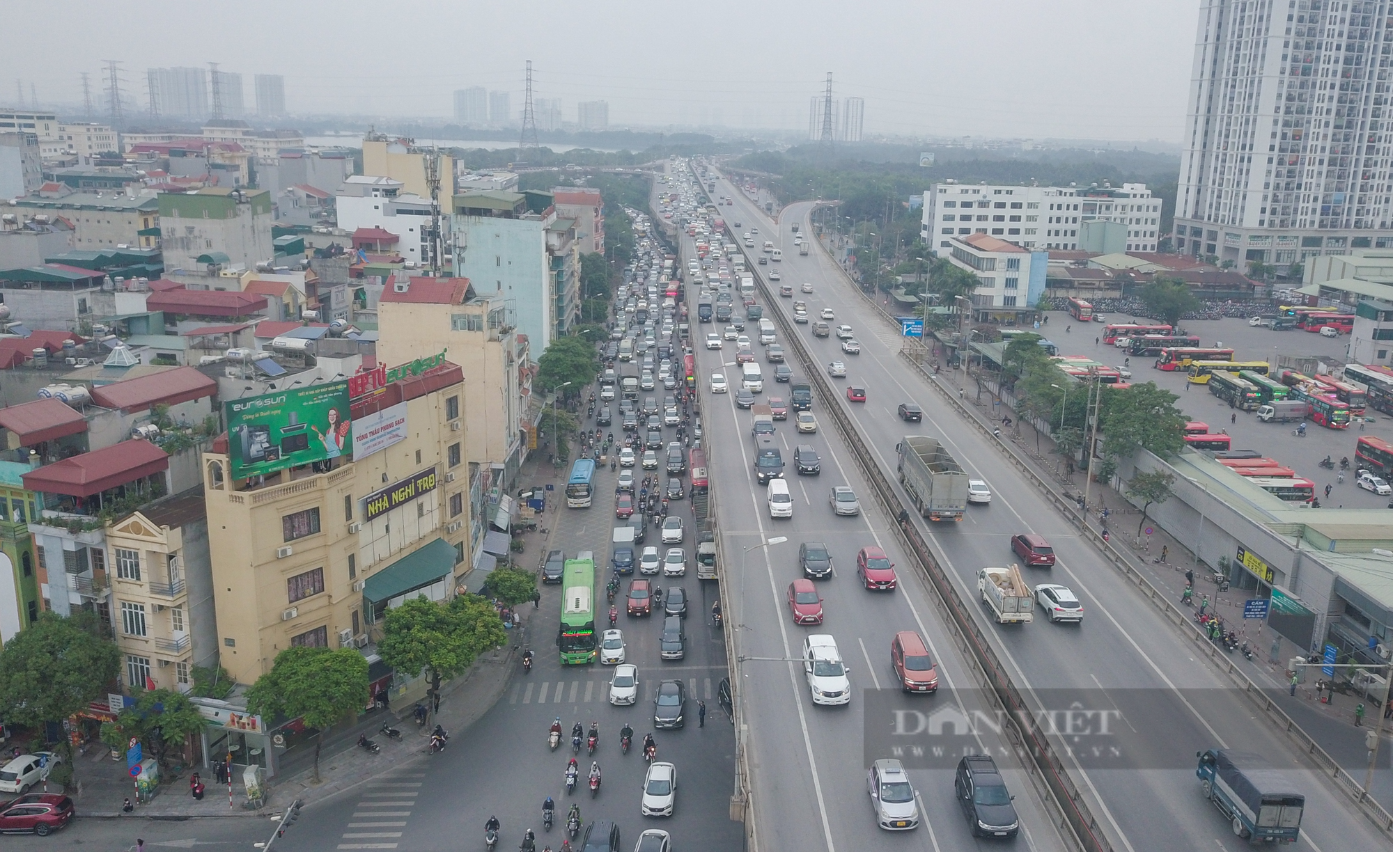 Người dân quay lại Hà Nội sau kỳ nghỉ lễ Tết dương, cửa ngõ Thủ đô ùn tắc kéo dài - Ảnh 9.