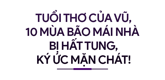 Tiền vệ Tô Văn Vũ: &quot;Nỗi ám ảnh rơi nước mắt về ngôi nhà tốc mái mùa bão về&quot; - Ảnh 1.