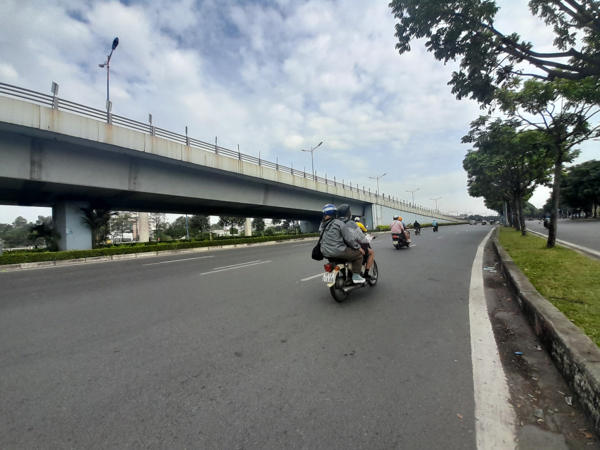 TP.HCM: Ngày cuối nghỉ lễ, giao thông phía Đông thông thoáng - Ảnh 2.