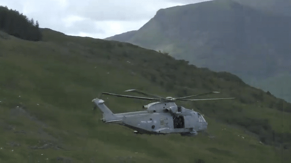 Cận cảnh trực thăng tốt nhất của châu Âu bị Australia bóc mẽ - Ảnh 6.